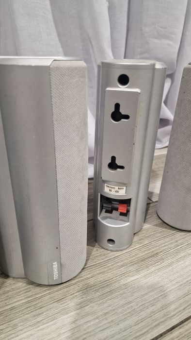 Колонки Toshiba б/у