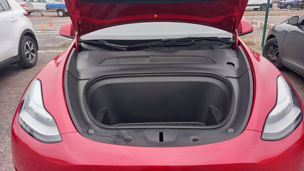 Tesla Model Y 2021, Dual motor, 82kW