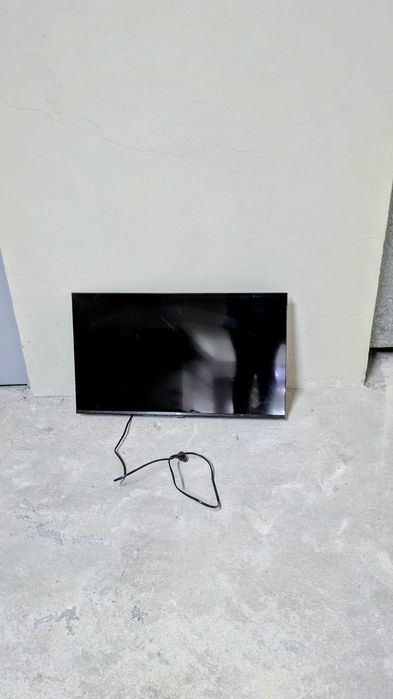 TV TCL 32 polegadas - Como nova