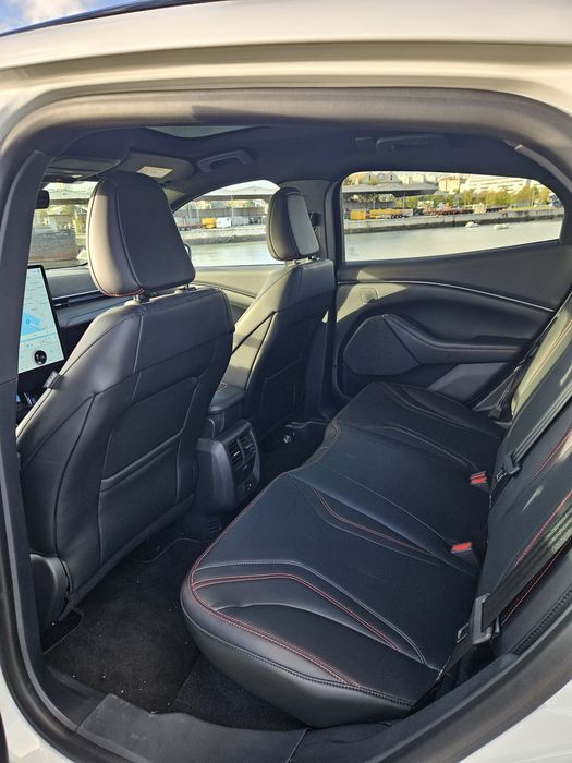 Ford Mustang Mach 75.7 kWH Premium AWD