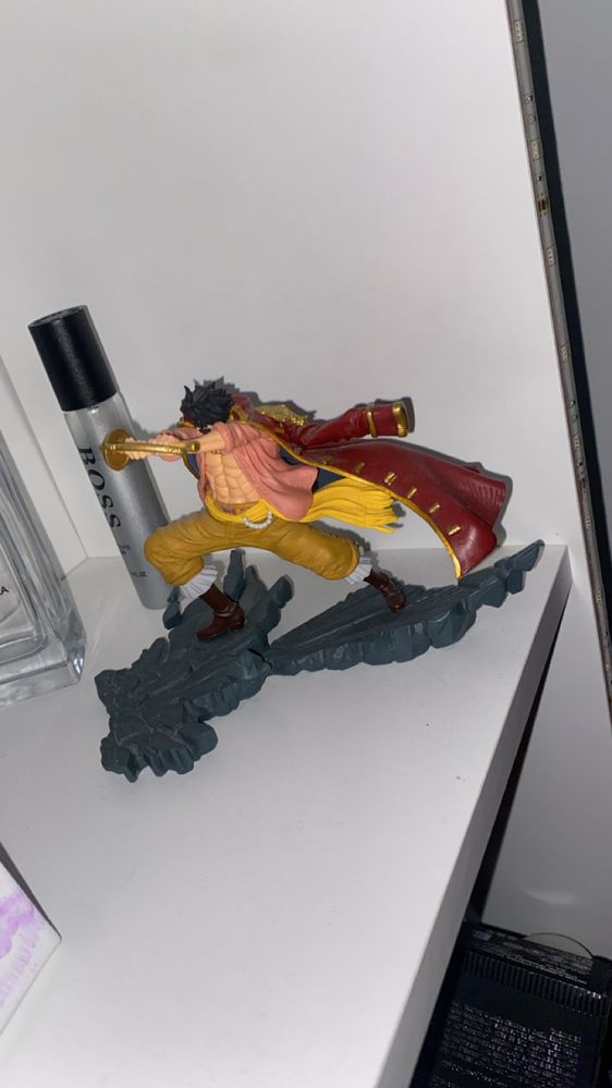 Sprzedam figurke Gol.D Roger z anime „One Piece”