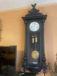 Stary zegar żyłkowiec