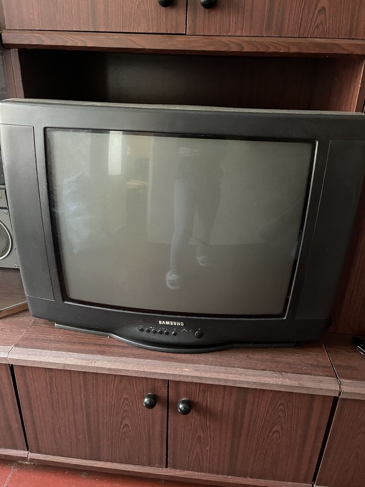 Телевизоры на запчасти или прд ремонт