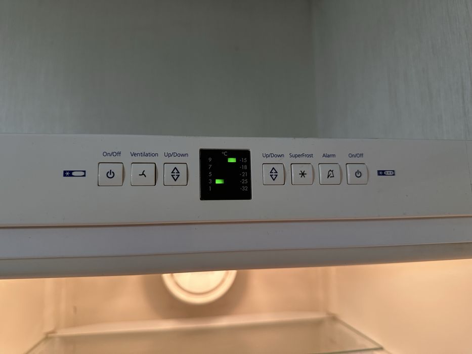 Холодильник LIEBHERR