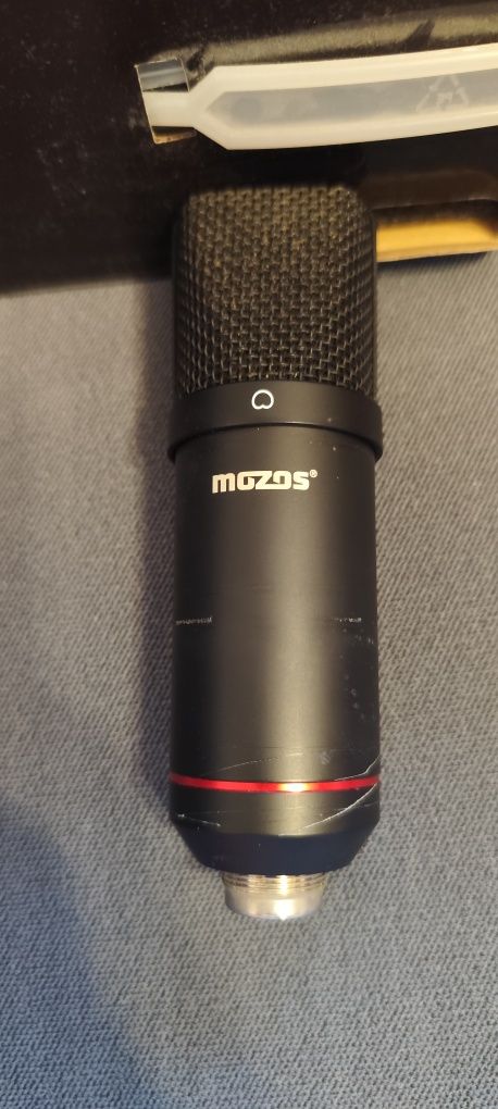 Mikrofon mozos w zestawie z podstawką