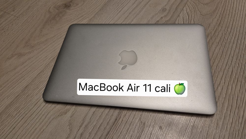 MacBook Air 11 cali 2015 r
