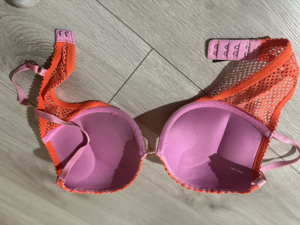 Бюстгальтер Victoria's Secret Bombshell рожевий