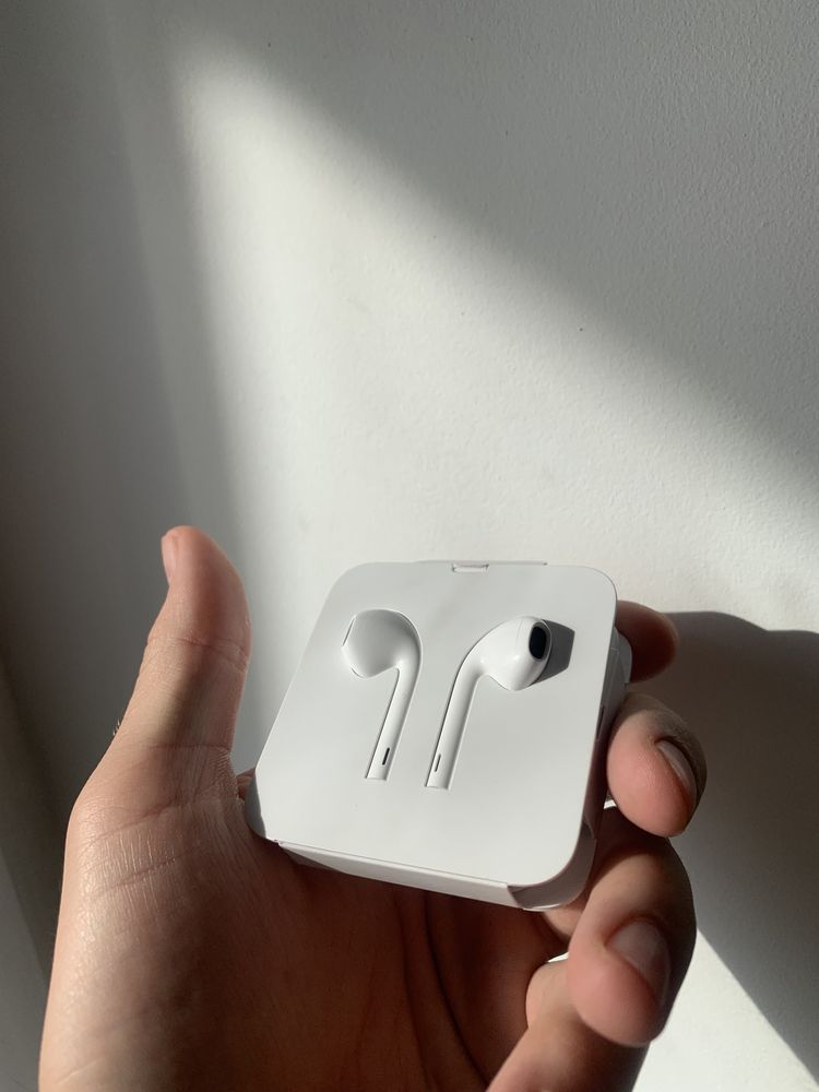 Навушники Apple iPhone EarPods with Mic Lightning