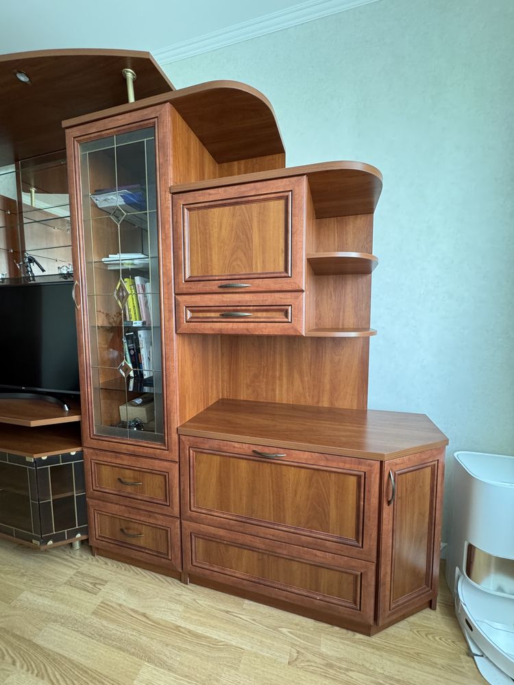Продається шафа / стінка в вітальню