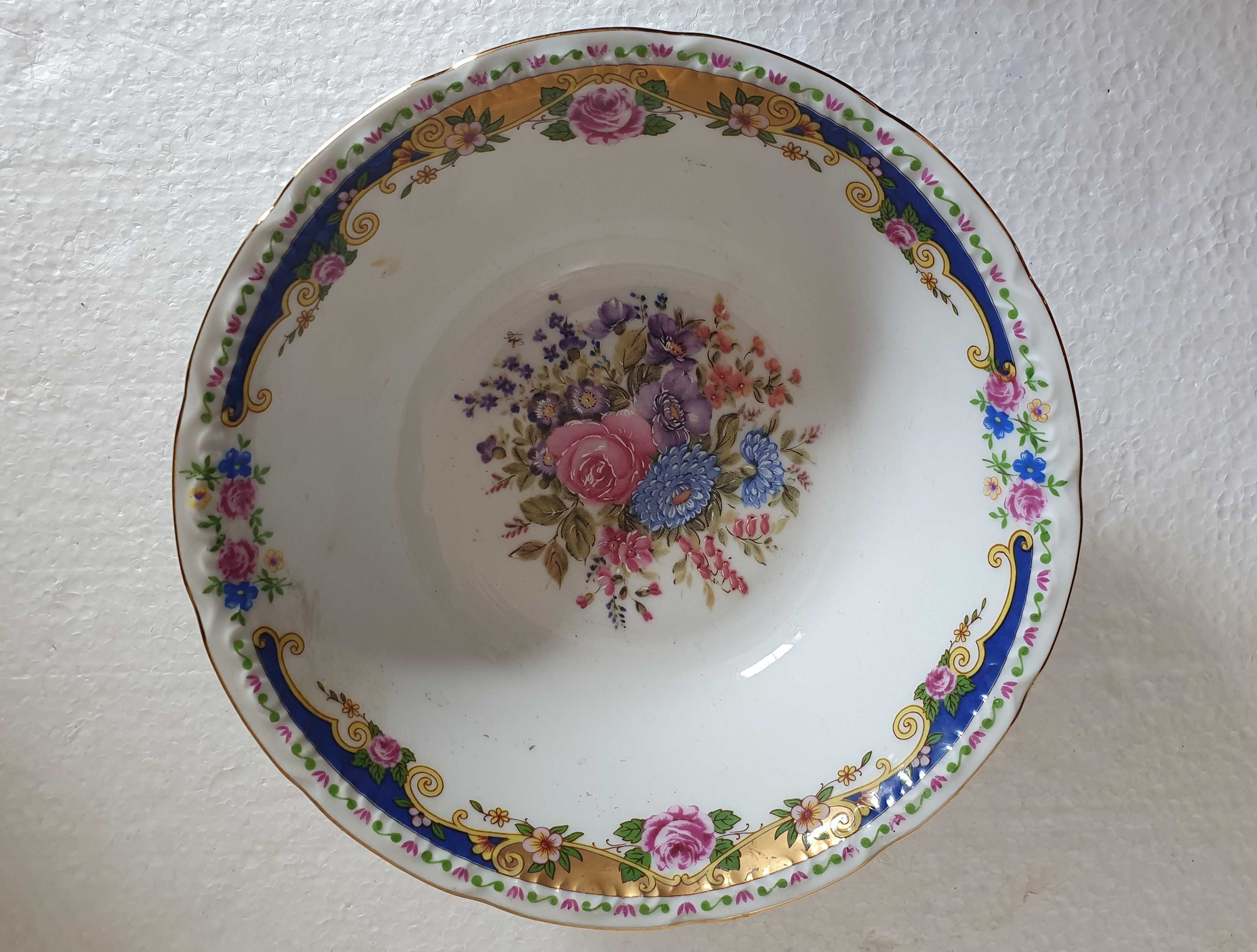 Lindíssima Taça Limoges nova, em porcelana - 18 cm