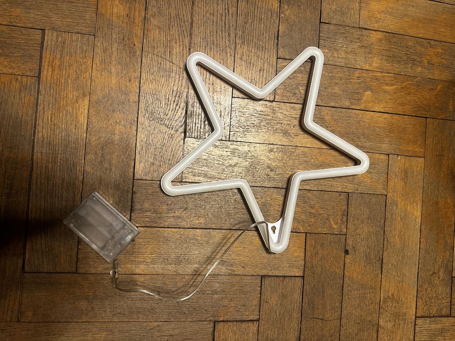 Świąteczna świecąca gwiazda led baterie stan bdb biała świeci na żółto