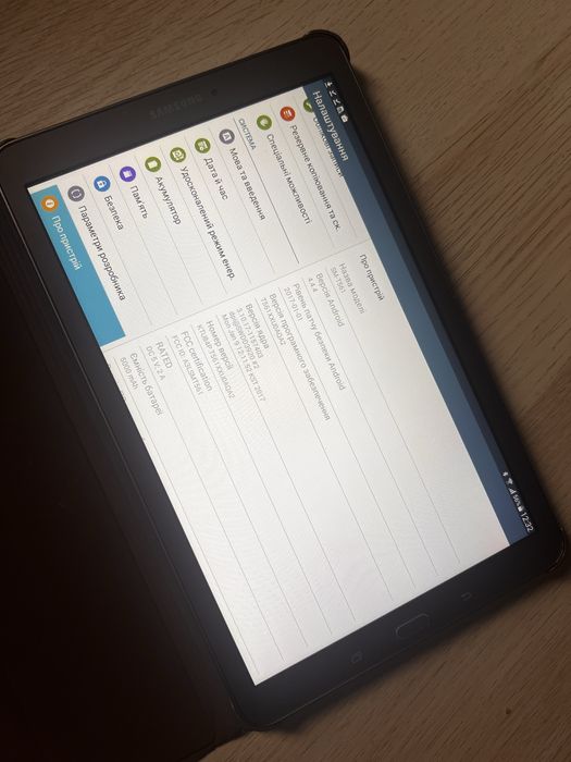 планшет Samsung Galaxy Tab E T561