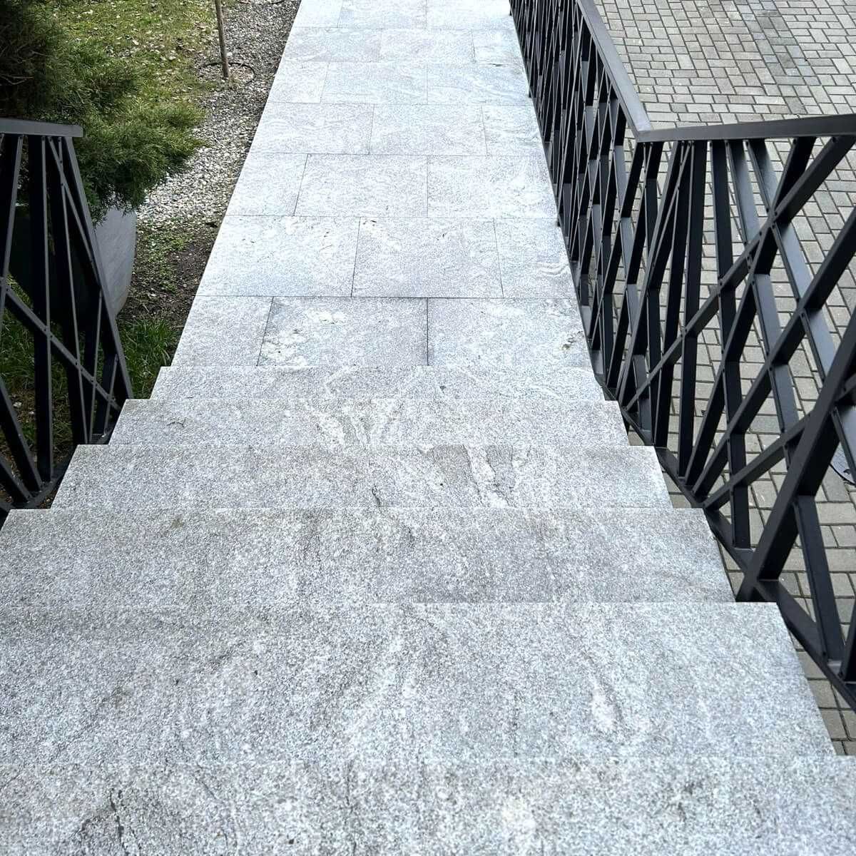 Granit Royal Juparana / Viscon White - Schody polerowane, wewnętrzne