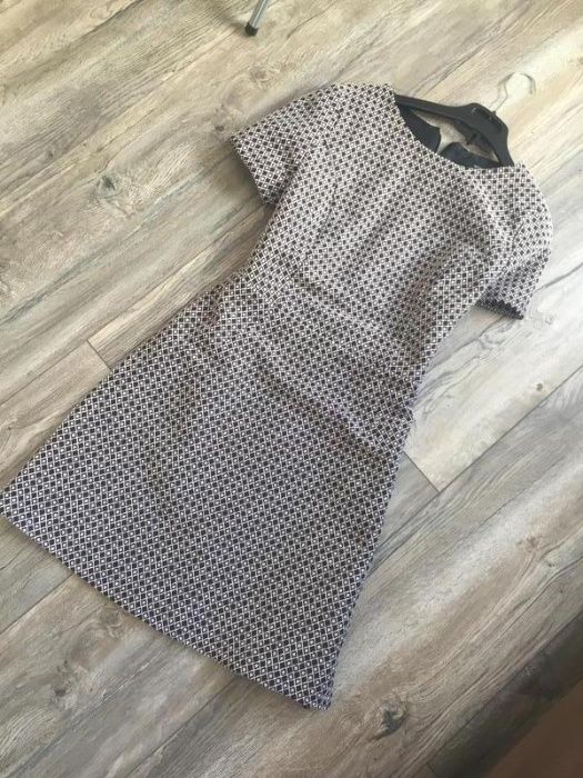 Короткое летнее платье трапеция с оригинальным принтом, New Look