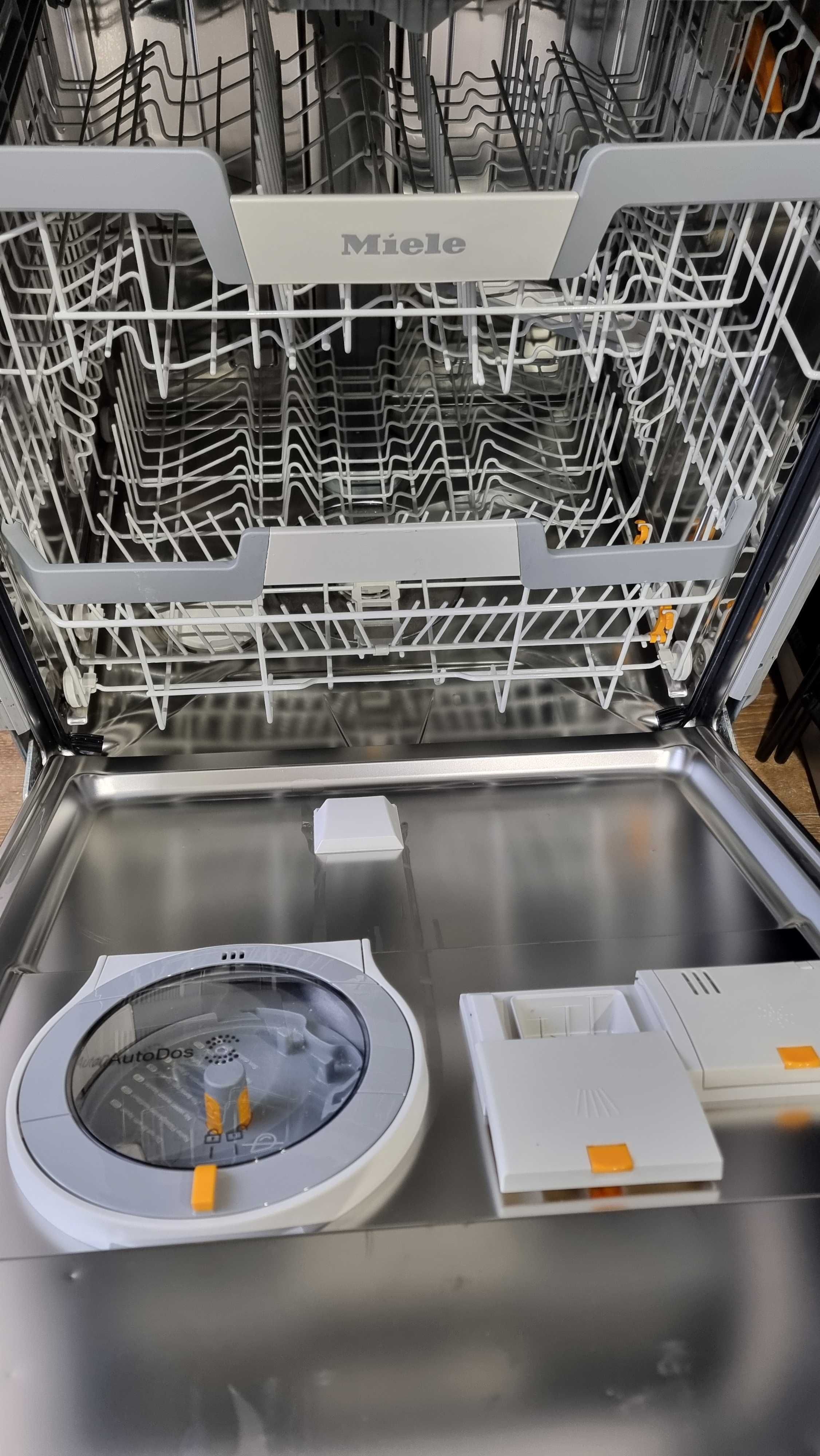 Zmywarka z widocznym panelem Miele G 7110 SCi, AutoDos, PowerDisk