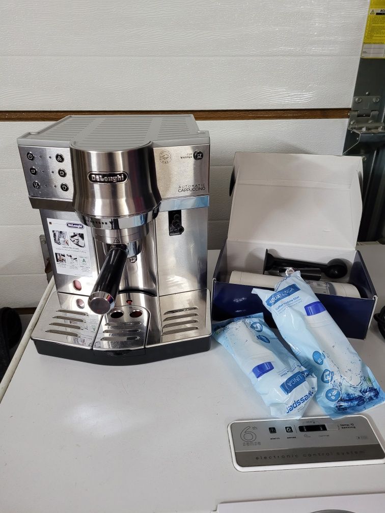 Ekspres do kawy Delonghi EC860M