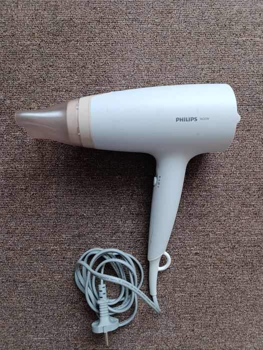 Фен Philips 3000 series BHD300/10