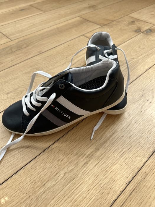 Skorzane buty Hilfiger 38