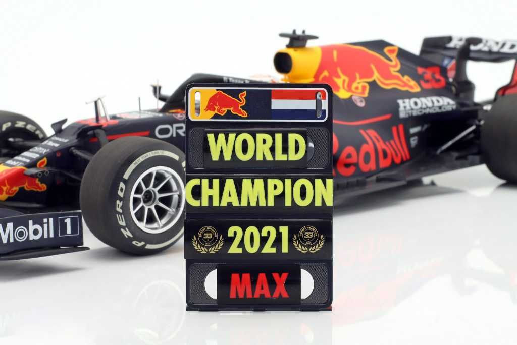 1:18 Minichamps Red Bull RB16B #33 Winner Abu Dhabi F1 2021 Verstappen
