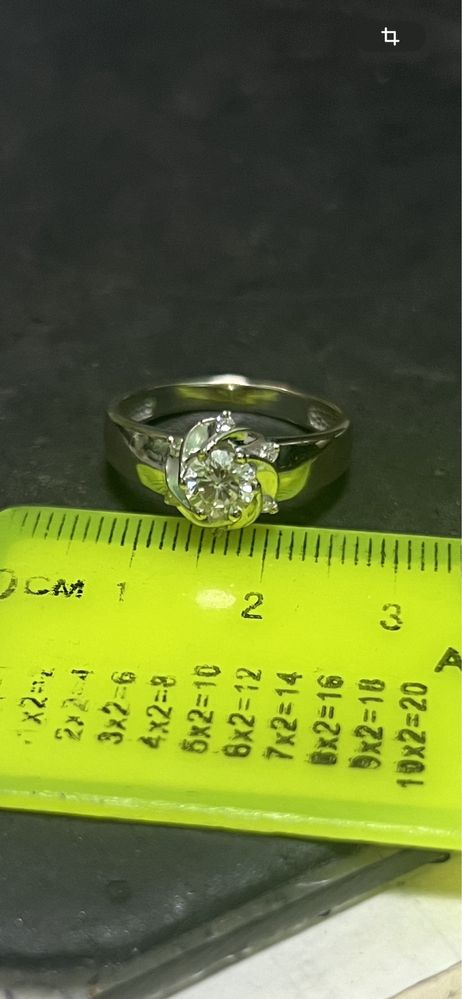 Кольцо с бриллиантом 0.60 карат