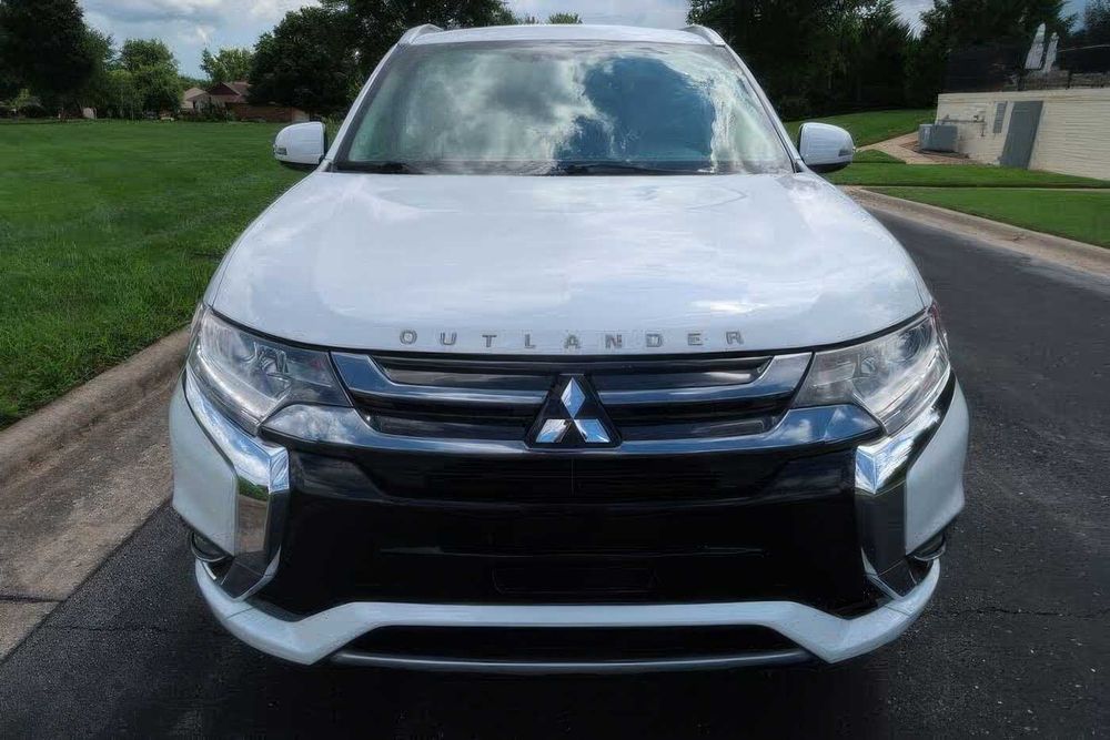 Mitsubishi Outlander Hybrid Plug-in SEL      2018