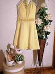 Vestido Amarelo Com Promenores em Renda