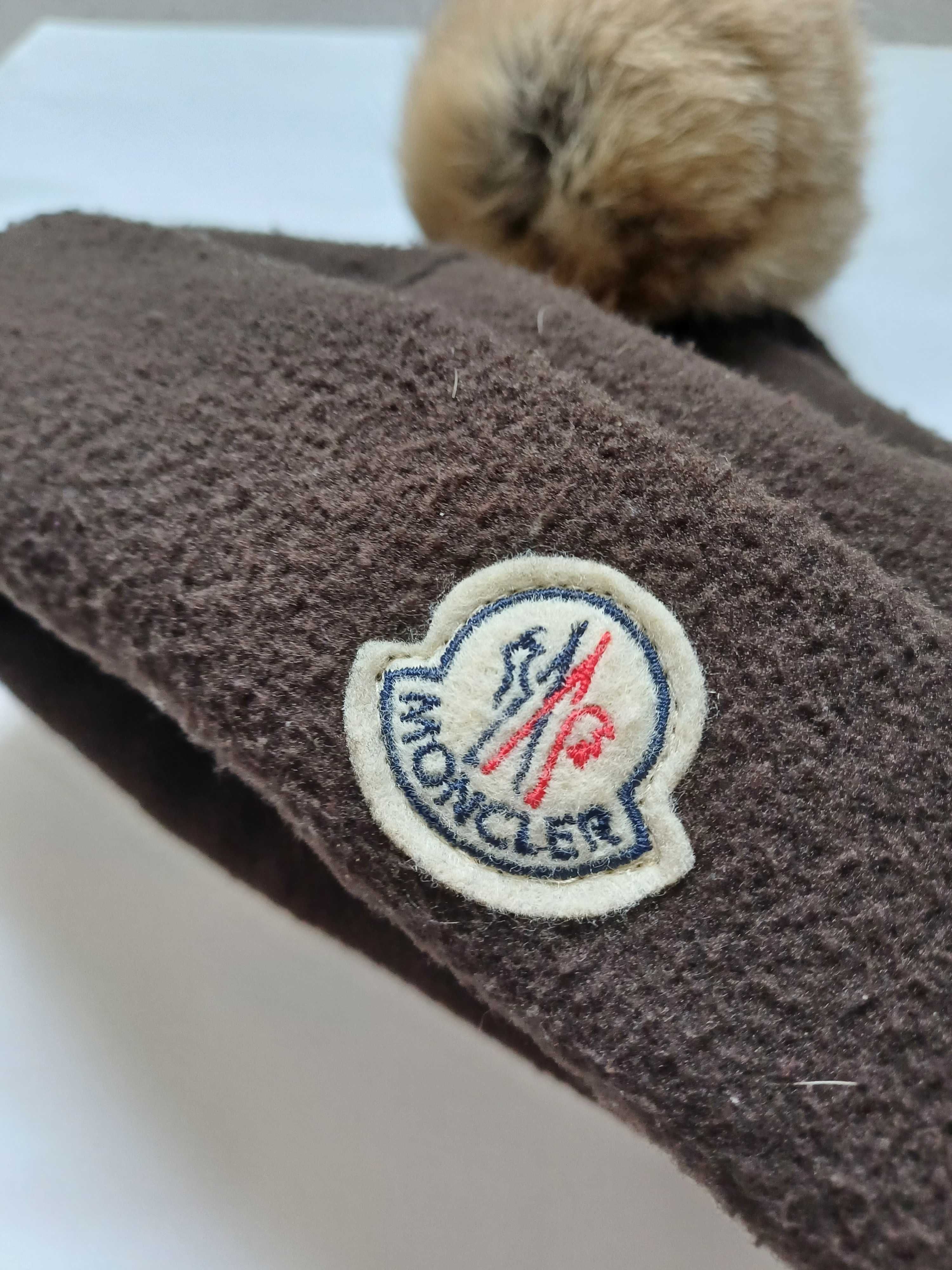 Moncler vintage polarowa czapka z naturalnym pomponem