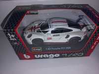 Bburago Porsche 911 RSR, skala 1:43 na podstawce, seria Race