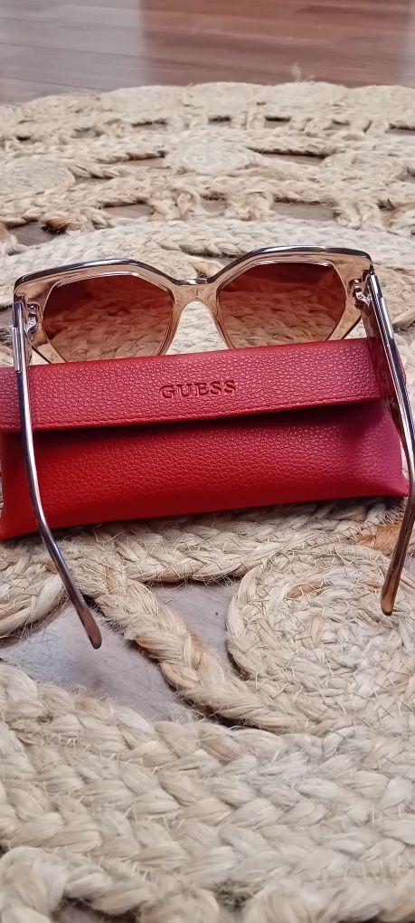 Óculos de sol Guess originais com caixa