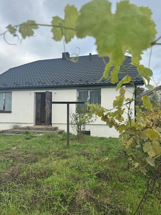 Продаж будинку в мальовничій місцевості