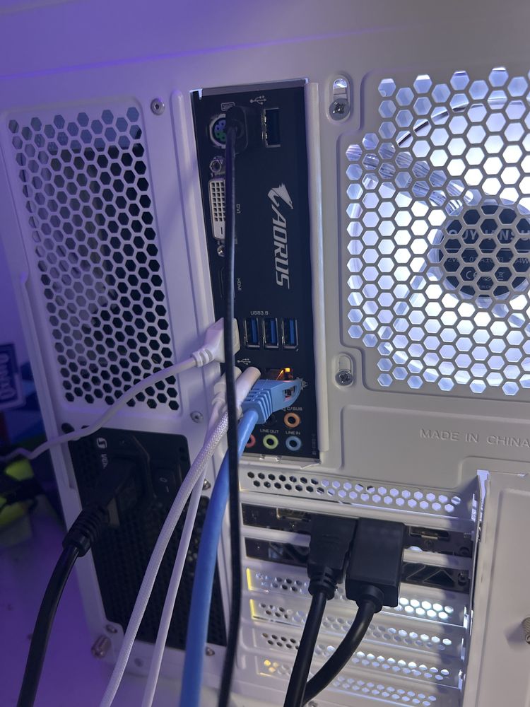 Bialy komputer RGB Ryzen 5 5500 / RX 5700 XT / 32 GB RAM