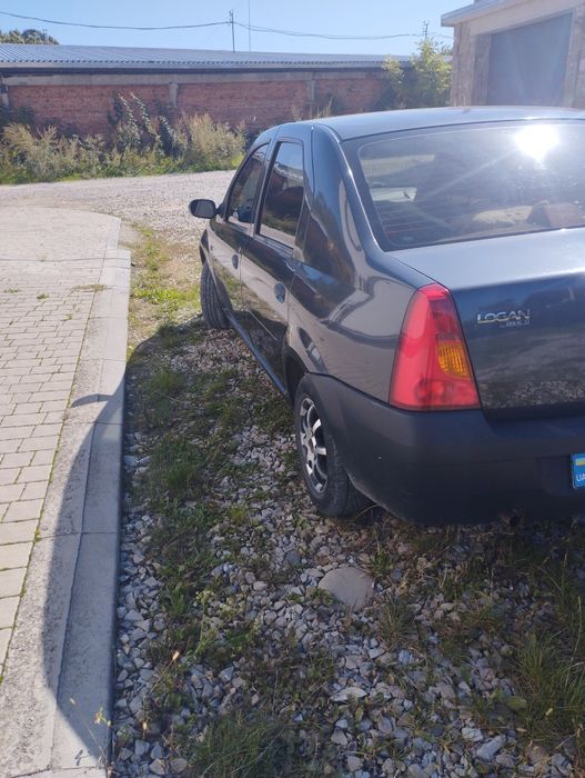 Автомобіль dacia logan