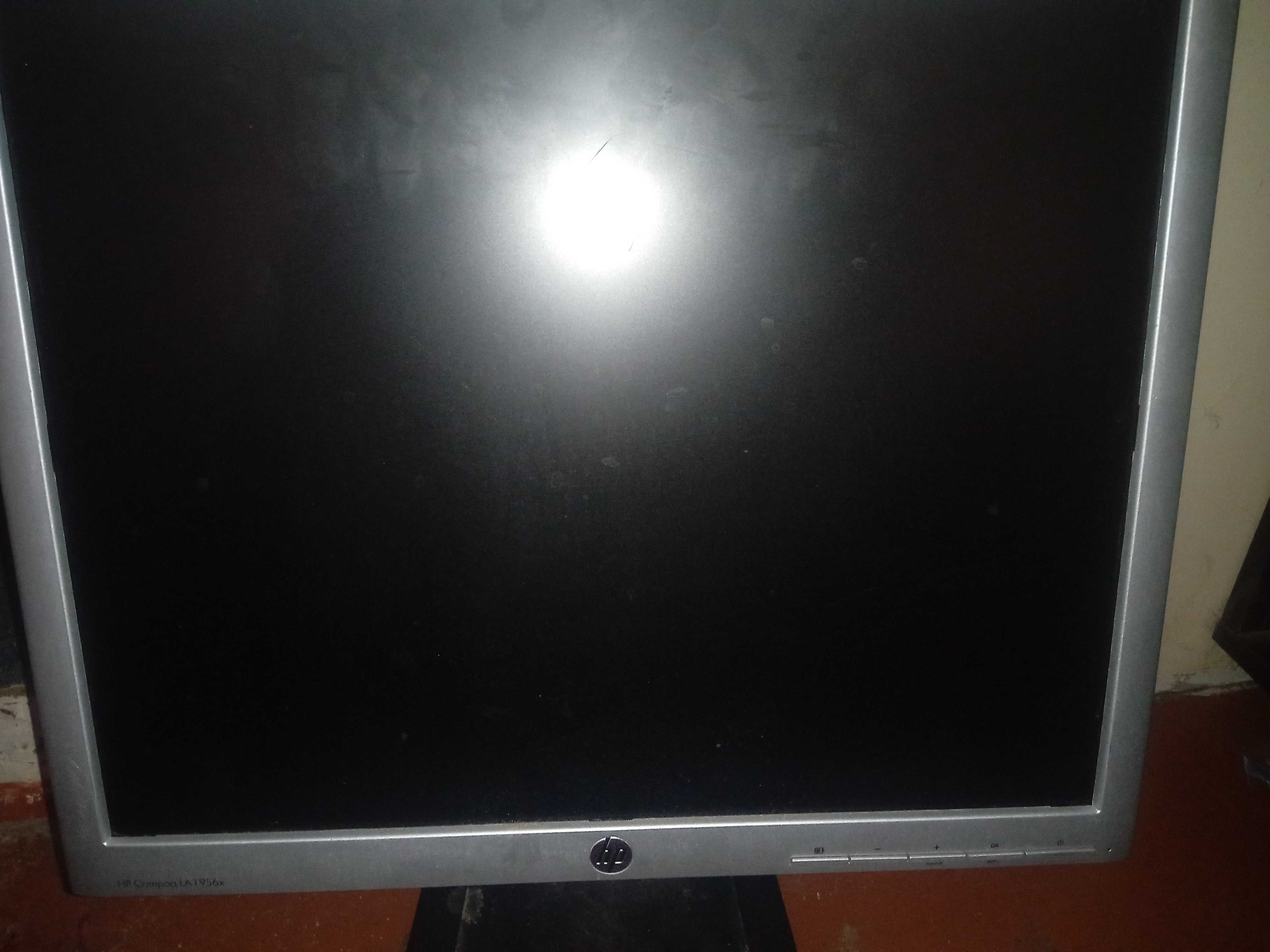 Б/У Монитор 19" HP Compaq LA1956X