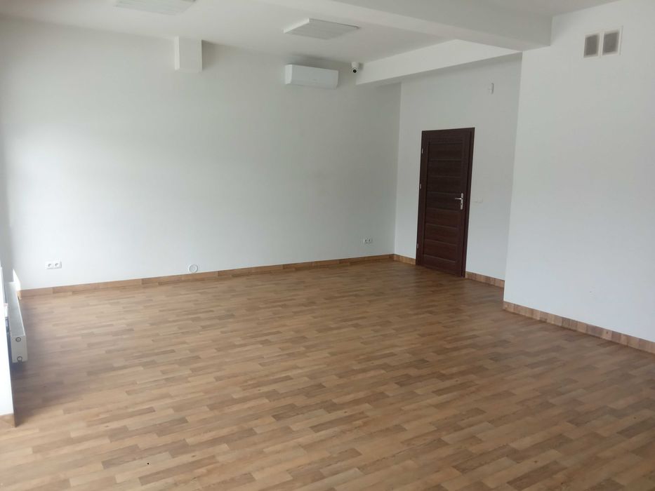 Lokal95m(możliwość podziału na 2 lokale:35m i 60m)Nowy Sącz Biegonice