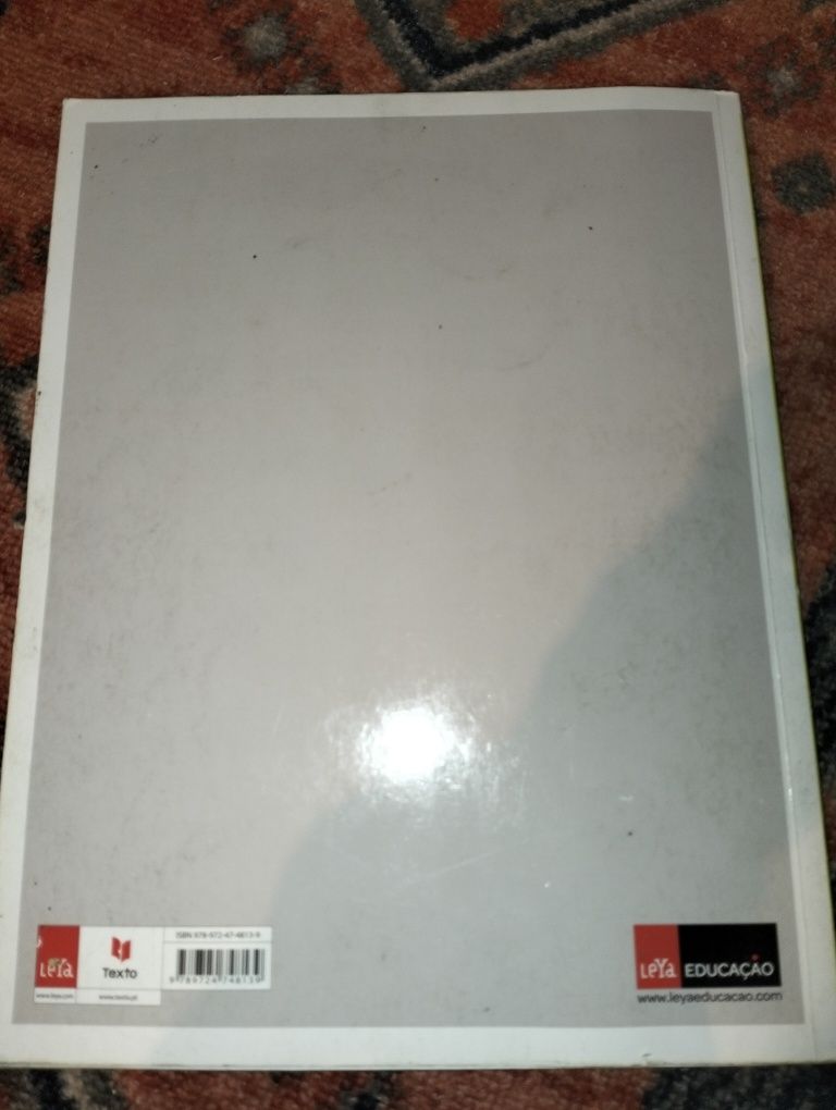 Livro de Exercícios de Geometria Descritiva A 10° ano - ( vendo mais)