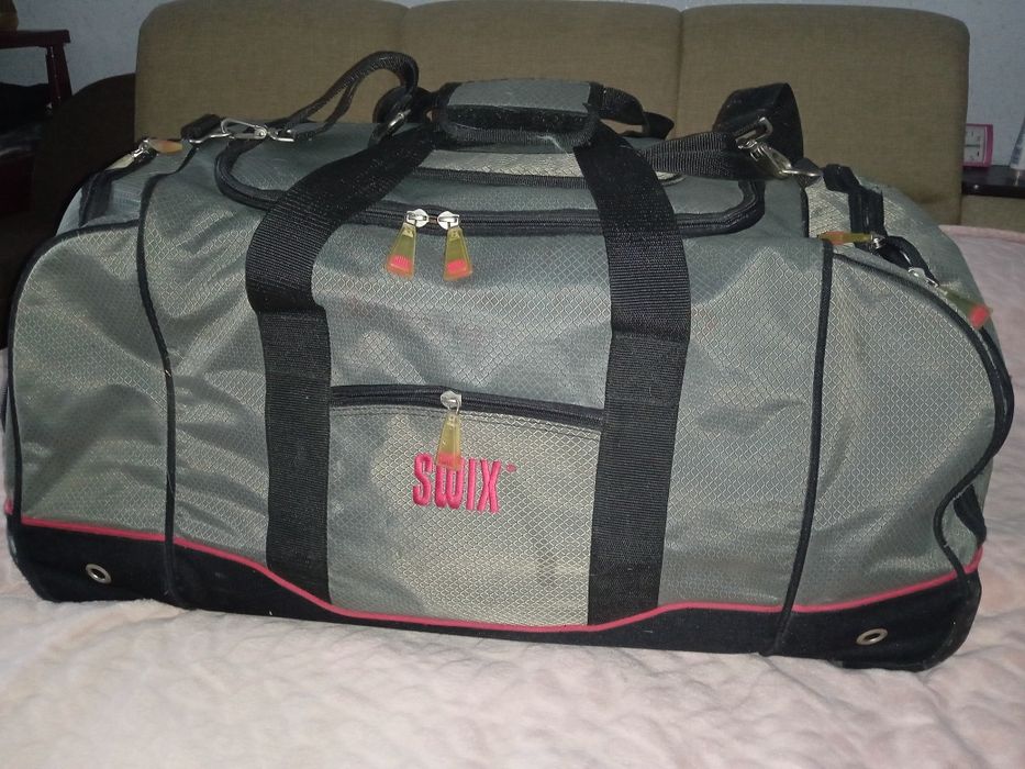 Сумка дорожная на колесах с выдвижной ручкой 76/37/32см