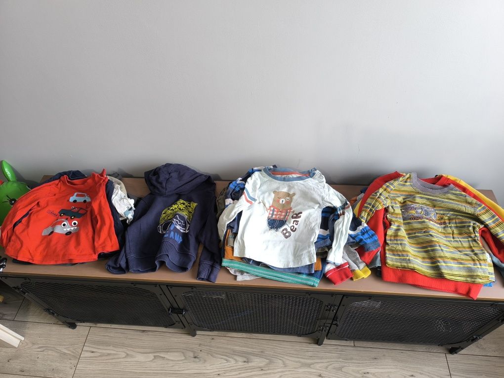 Paka ubrań ,spodnie ,bluzki, koszulki, spodenki,sztuk 126