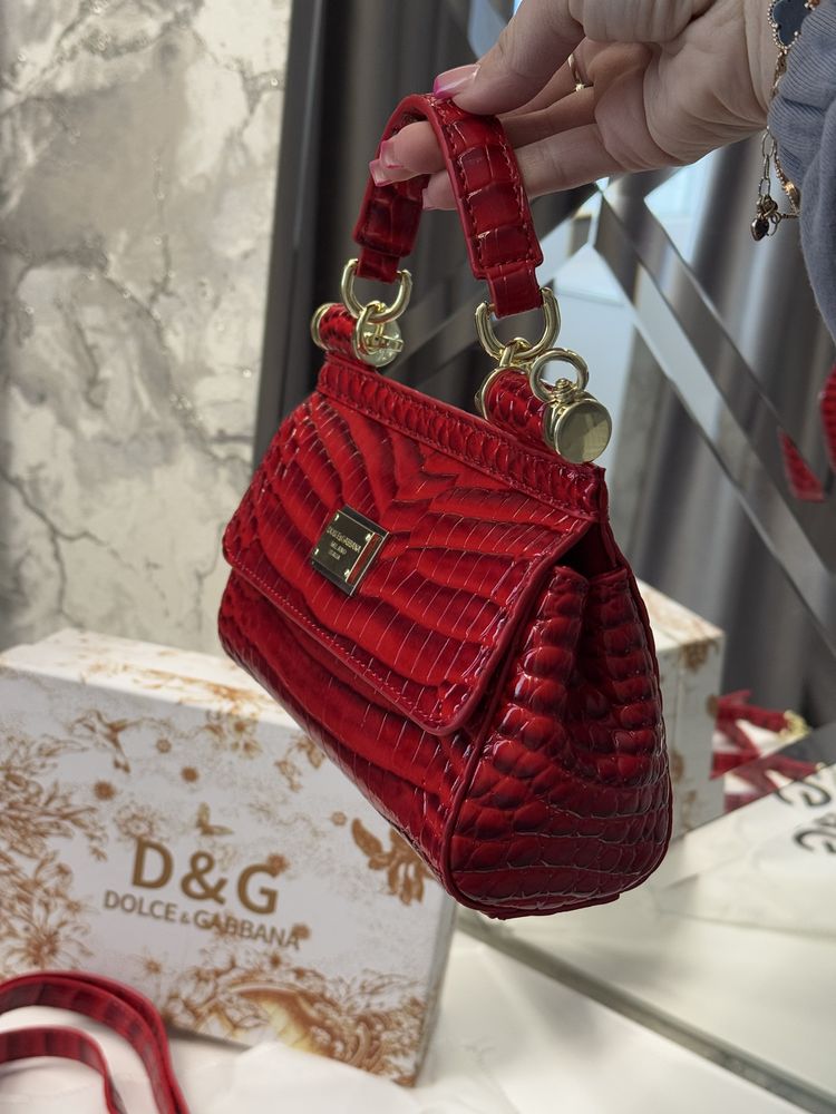 Маленькая красная лаковая сумка mini dolce & gabbana sicily