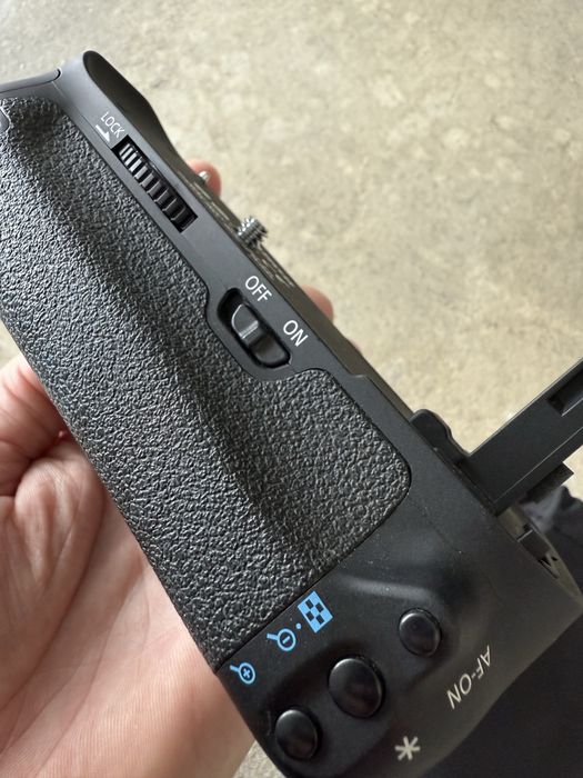 Punho Canon BG-E9 (Battery Grip EOS 60D)