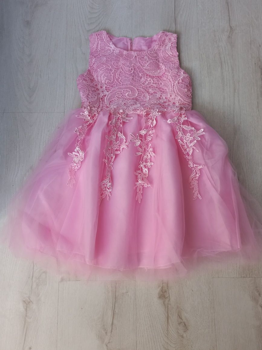 Sukienka krótki rękaw tiulowa rozmiar 130 różowa