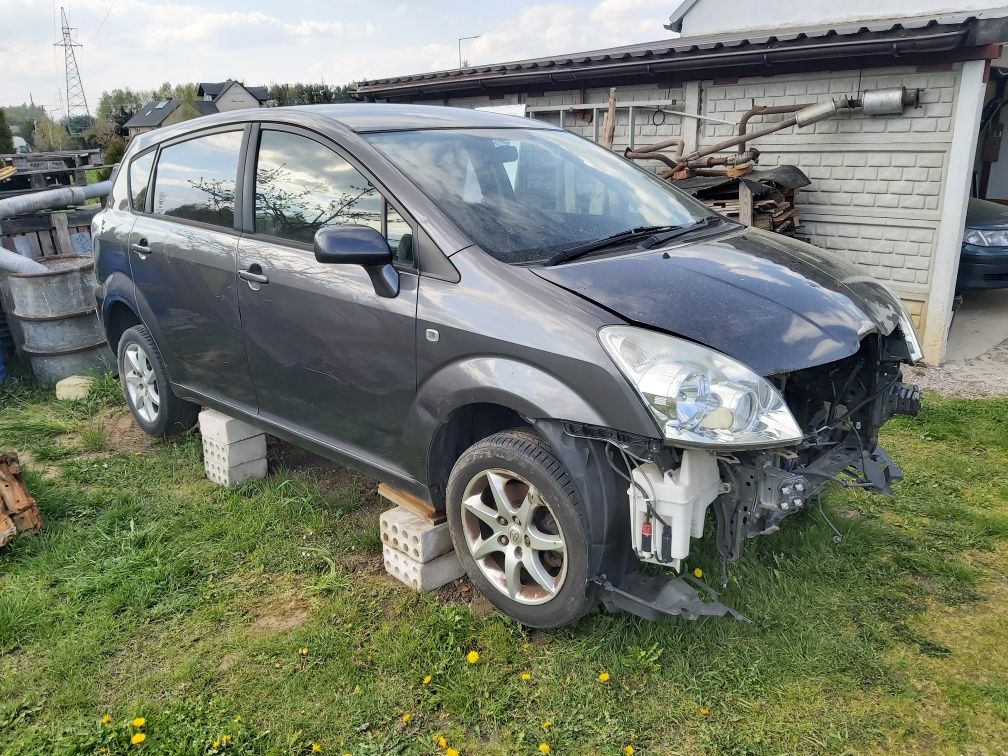 Toyota Corolla Verso 1.8 2007 r. Całość lub na części, Anglik