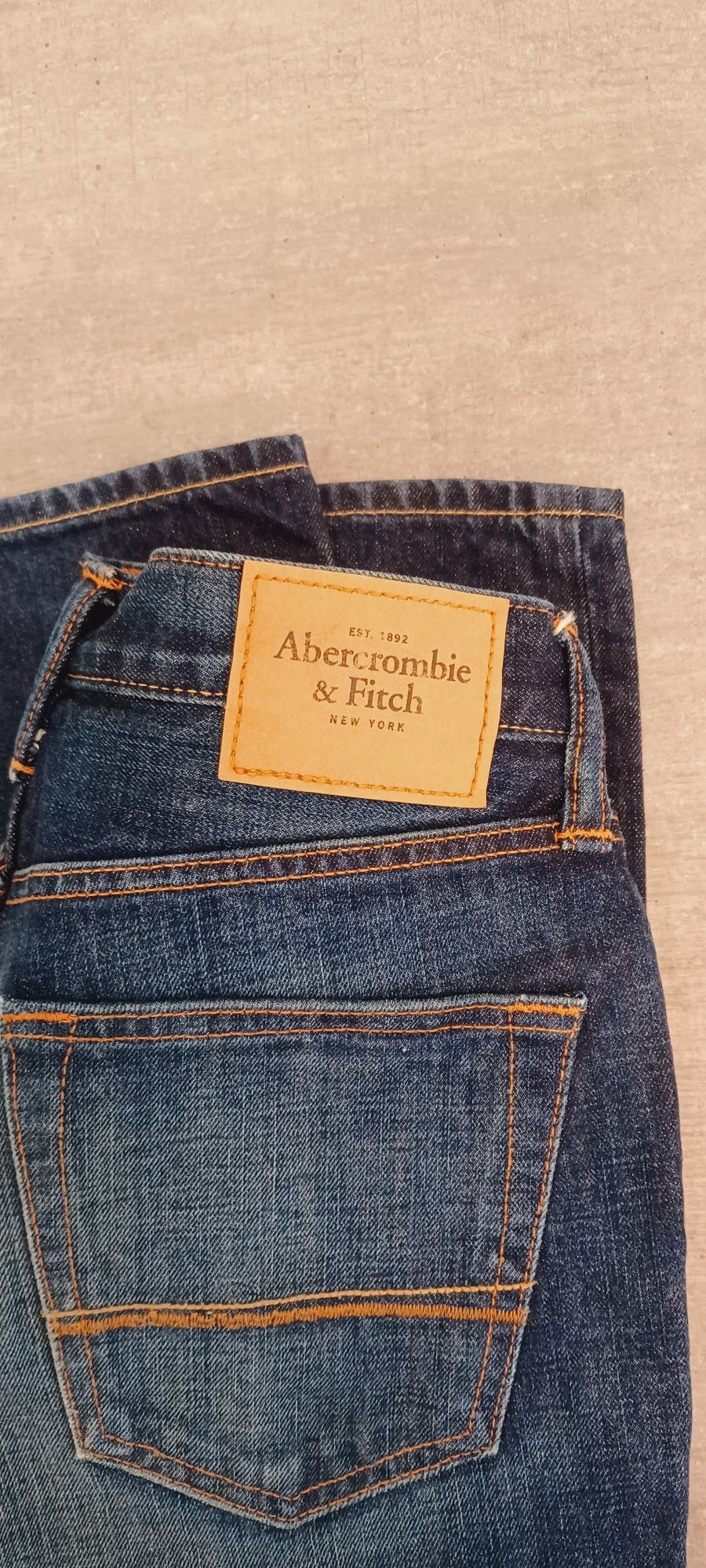 Spodnie jeansowe Abercrombie & Fitch W28 L30