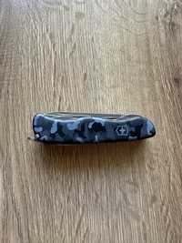 VICTORINOX Skipper Pro Navy Camuflage Stan idealny EDC