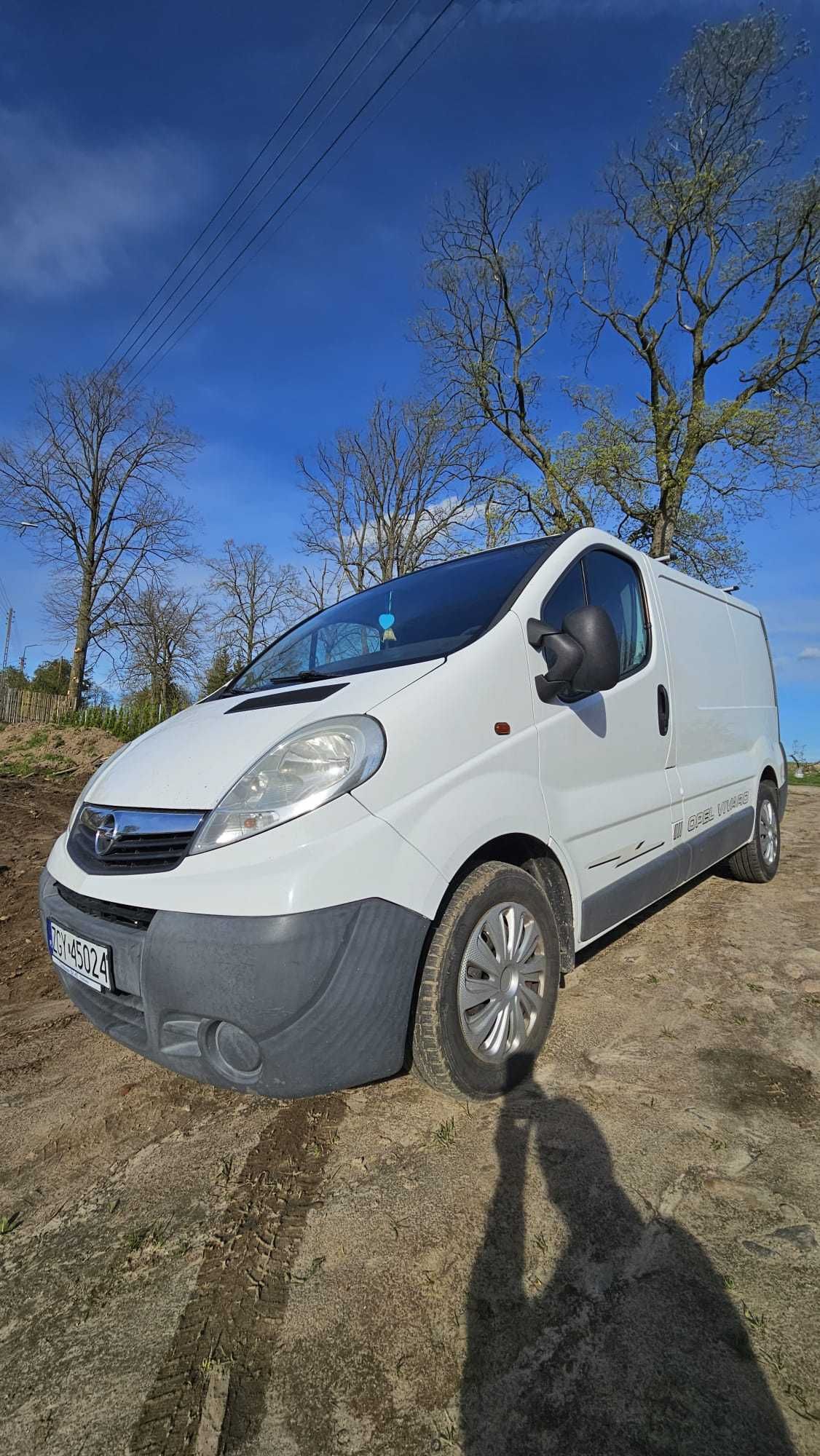 Opel Vivaro Blaszak.