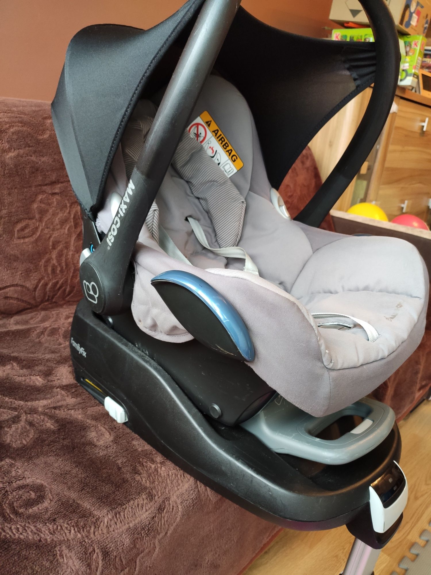 Fotelik samochodowy Maxi Cosi CabrioFix 0-13 kg z bazą FamilyFix