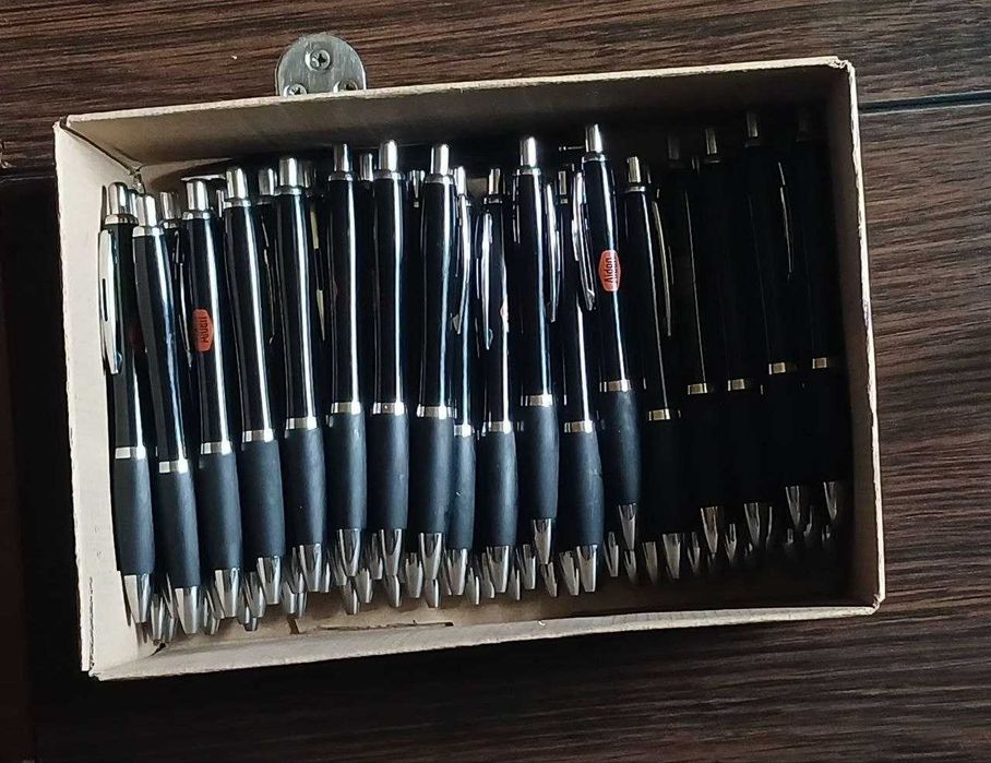 Розпродаю особисту колекцію ручок. Шариковая ручка.