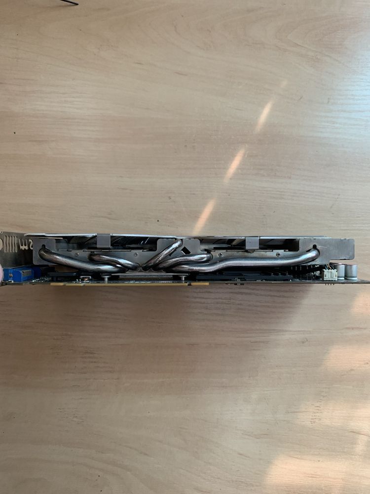 Видеокарта GTX 580 MSi Twin Forze ll/OC  1,5 gb.  384bit