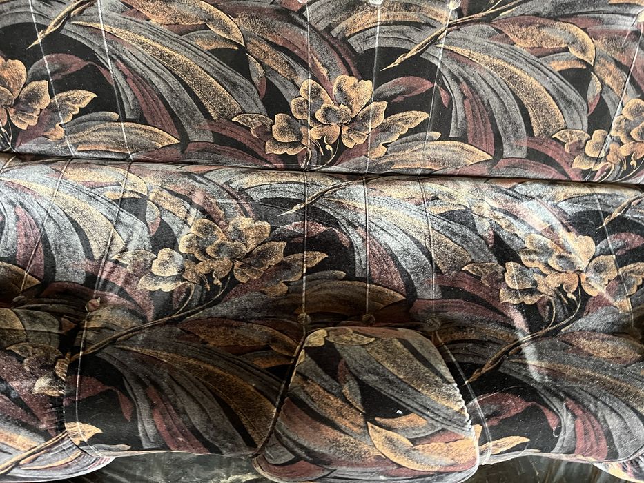 Продам диван, крісла та пуфи