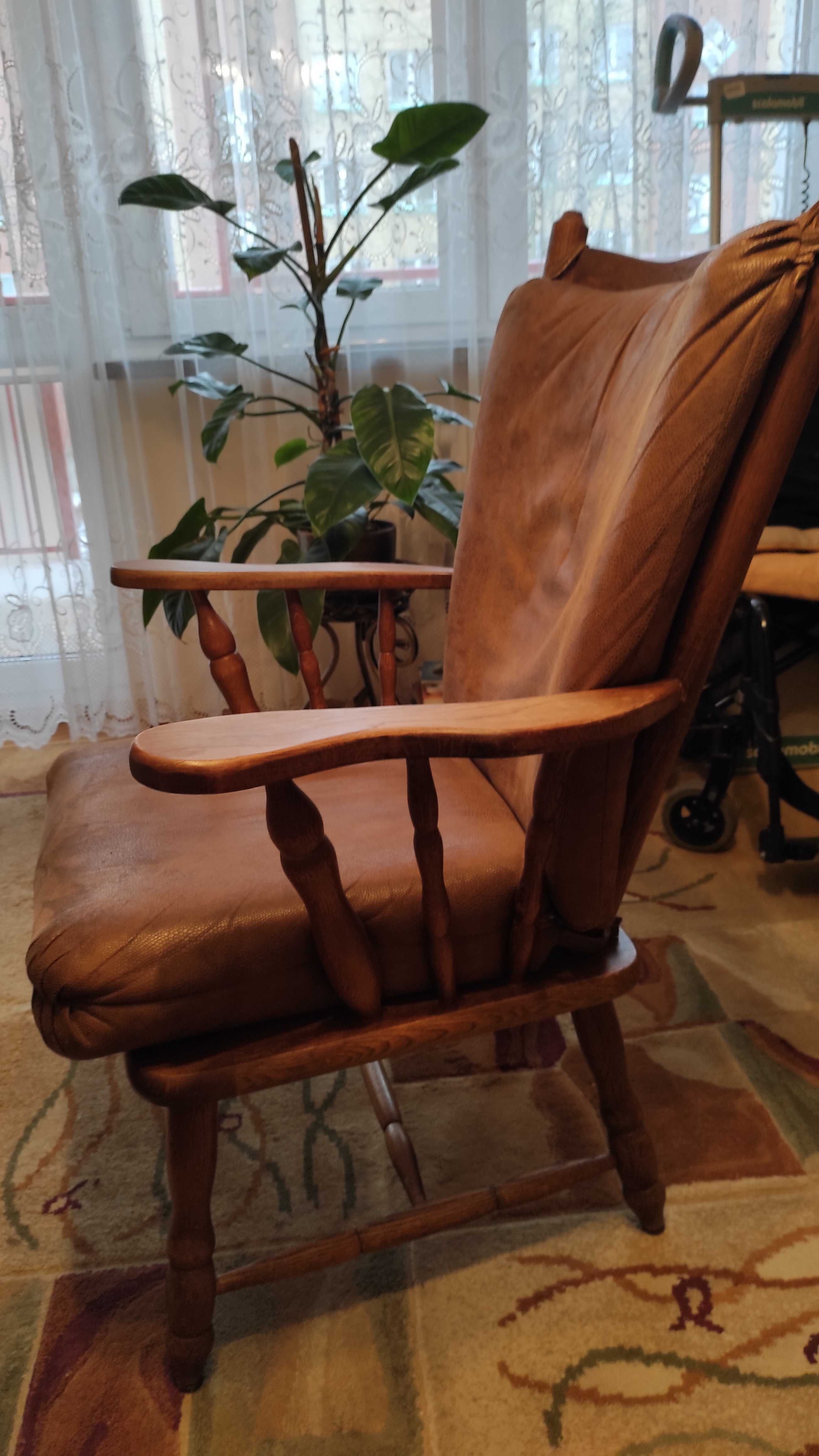 Fotel drewniany bardzo wygodny