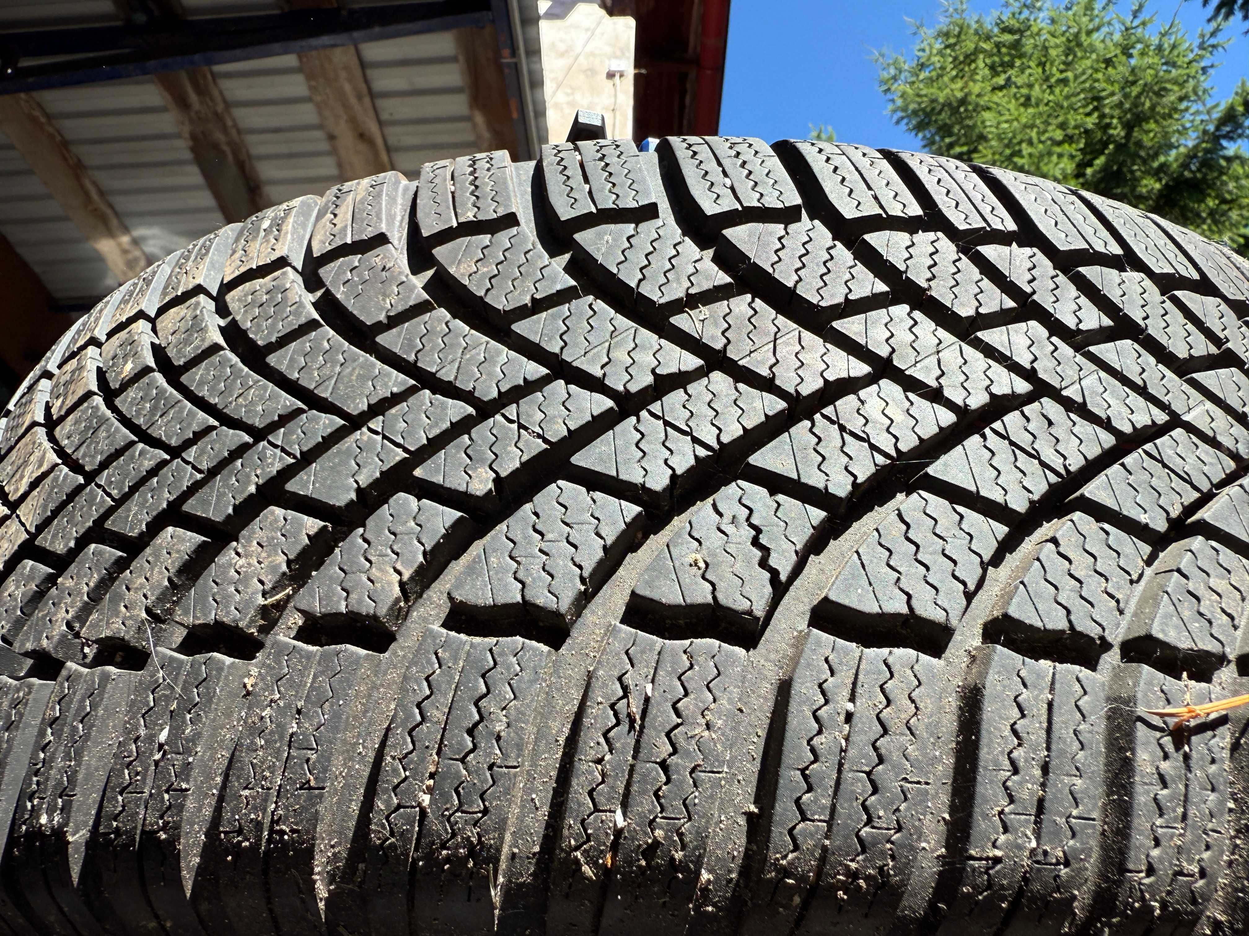 Komplet opon Bridgestone Blizzak LM005 215/60r16 99H XL 2023 r